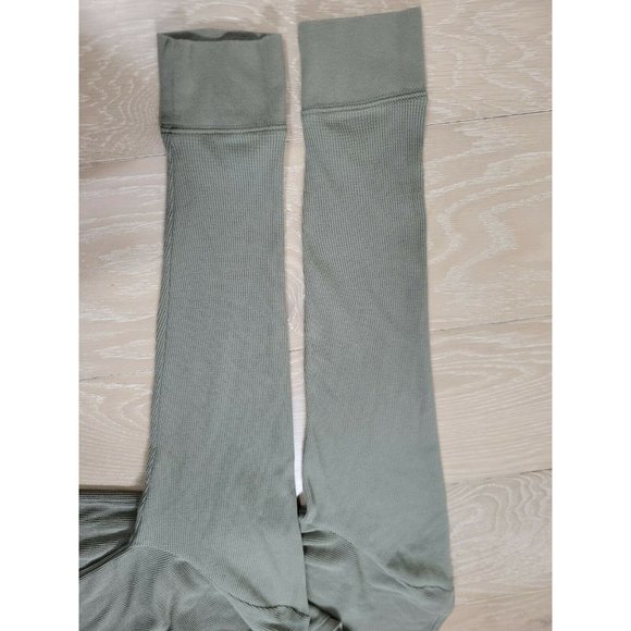 PS Basics Pacsun Women's LARGE Waffle Knit Henley Green Long Sleeve Regular Fit - Picture 7 of 9